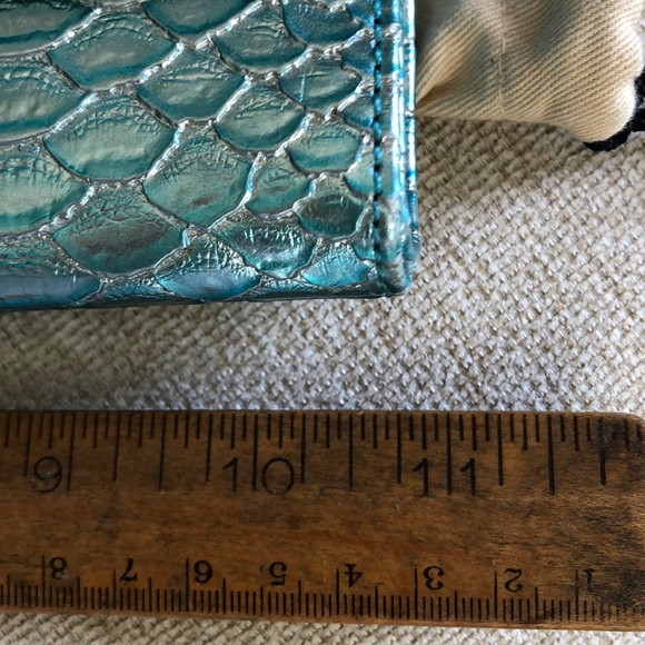 STUNNING CHRISTIAN AUDIGIER ICY BLUE LEATHER CLUTCH - Picture 7 of 9